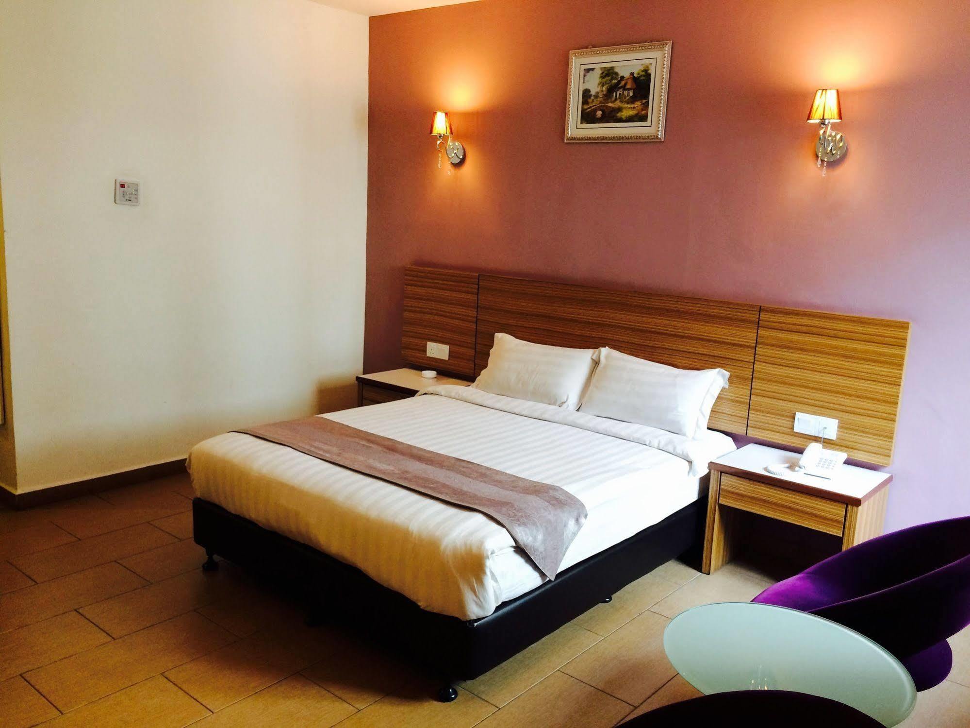 Grand Court Hotel Teluk Intan Exterior foto